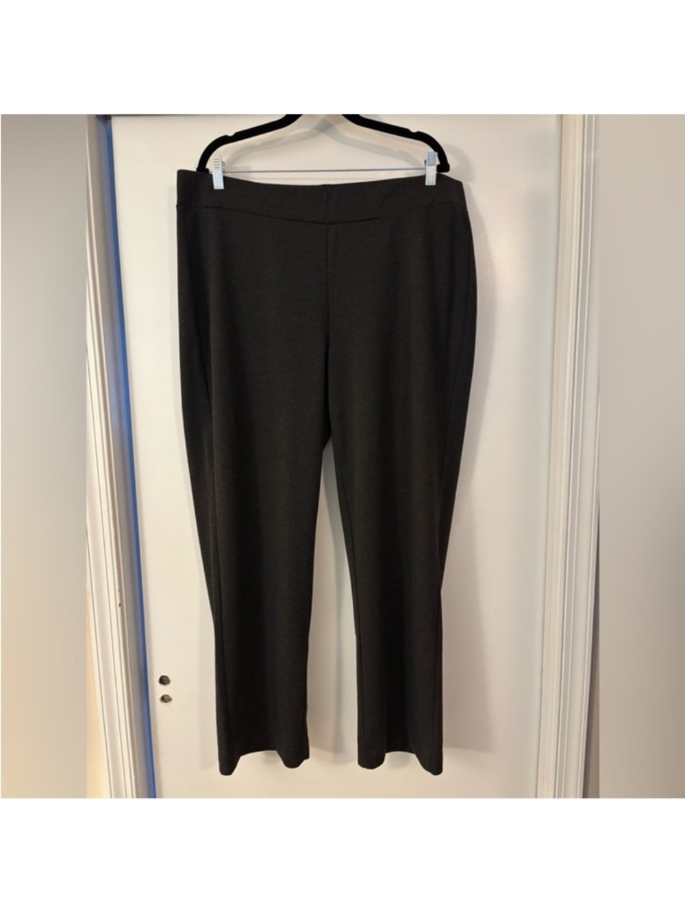 Plus Size 18W Avenue Pull On Grey Work Pants Straight Leg Stretch. Tagged 18/20